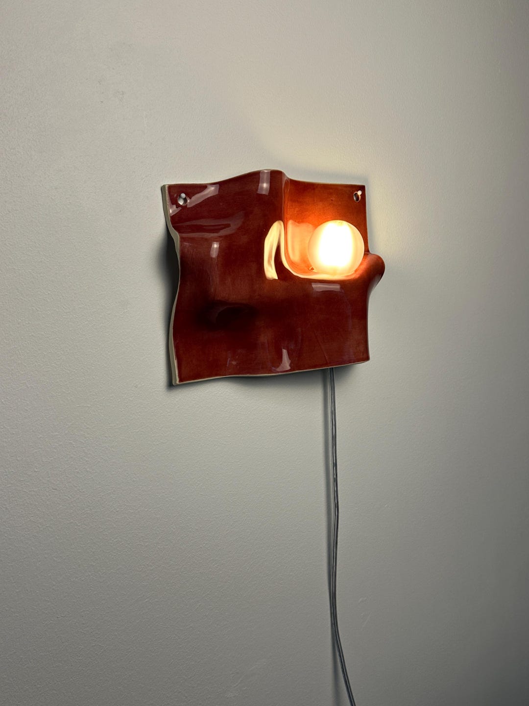 Light Burgundy Plug-in Wall Sconce, Modern Design for Bedrooms, Living Rooms & Dining Room, Contemporary Accent Light, Interior Design