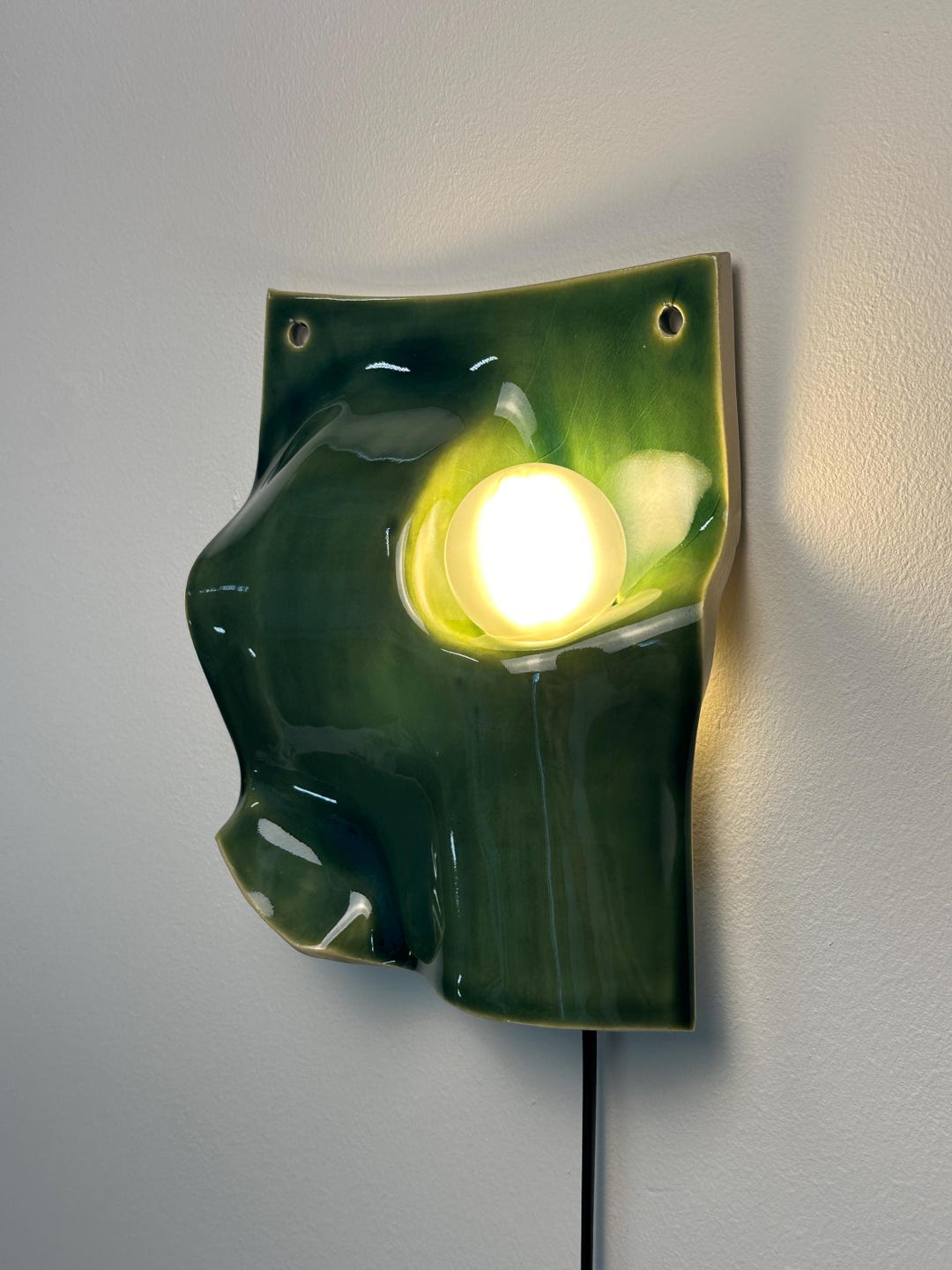 Green Ceramic Plug-in Wall Sconce, Sculptural Modern Wall Light, Easy-install Dimmable Lamp, Contemporary Interior Design Lighting