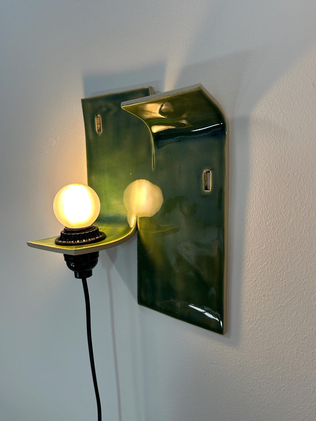 Green Ceramic Plug-in Wall Sconce, Sculptural Modern Wall Light, Easy-install Dimmable Lamp, Contemporary Interior Design Lighting